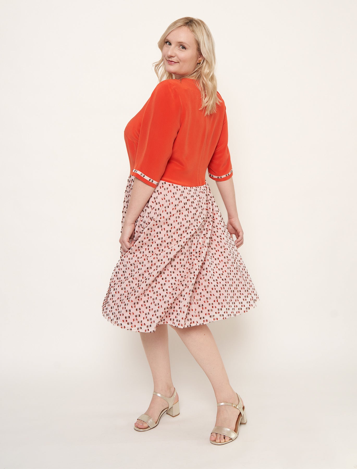 Robe de cérémonie en soie lustrée orange