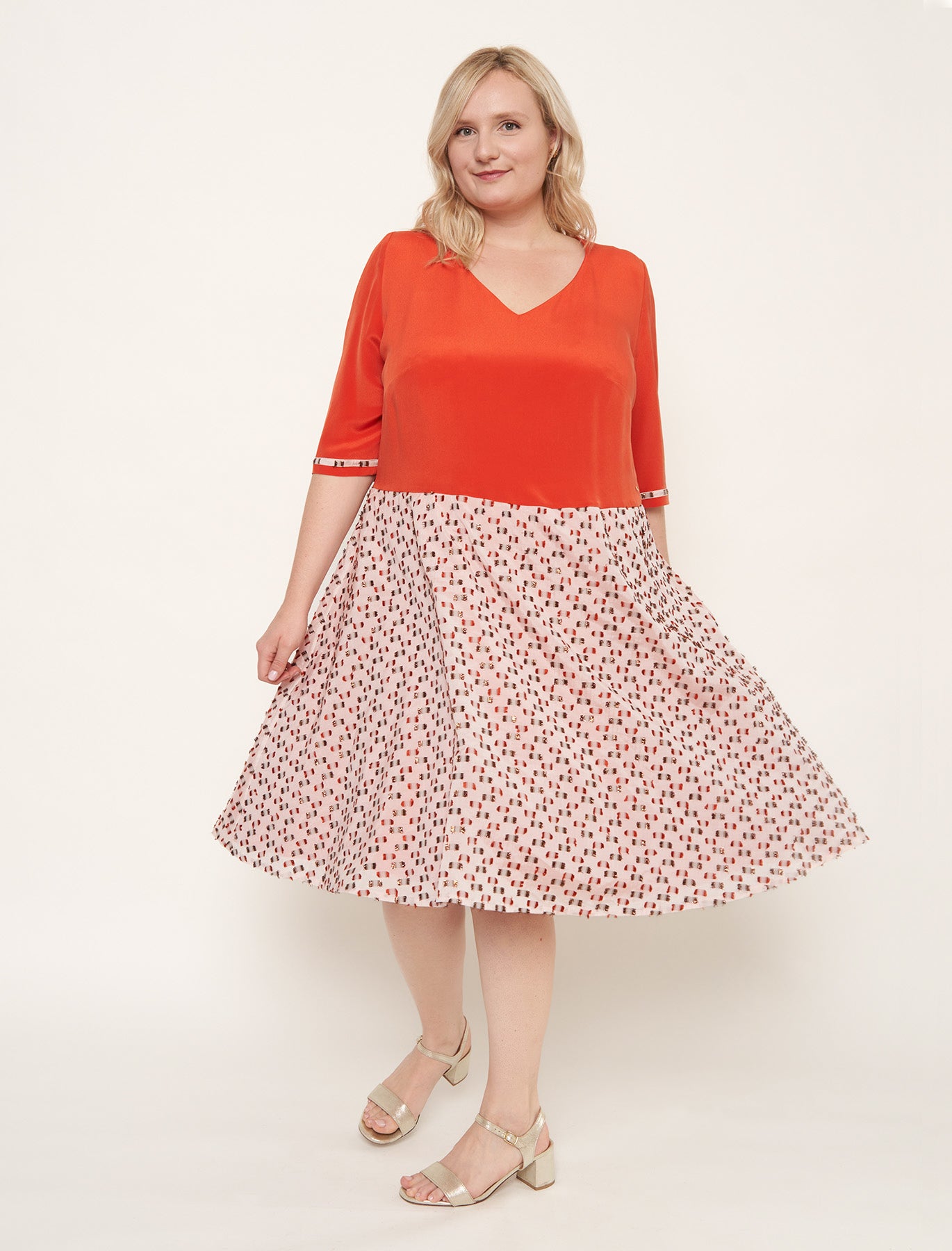 Robe de cérémonie en soie lustrée orange