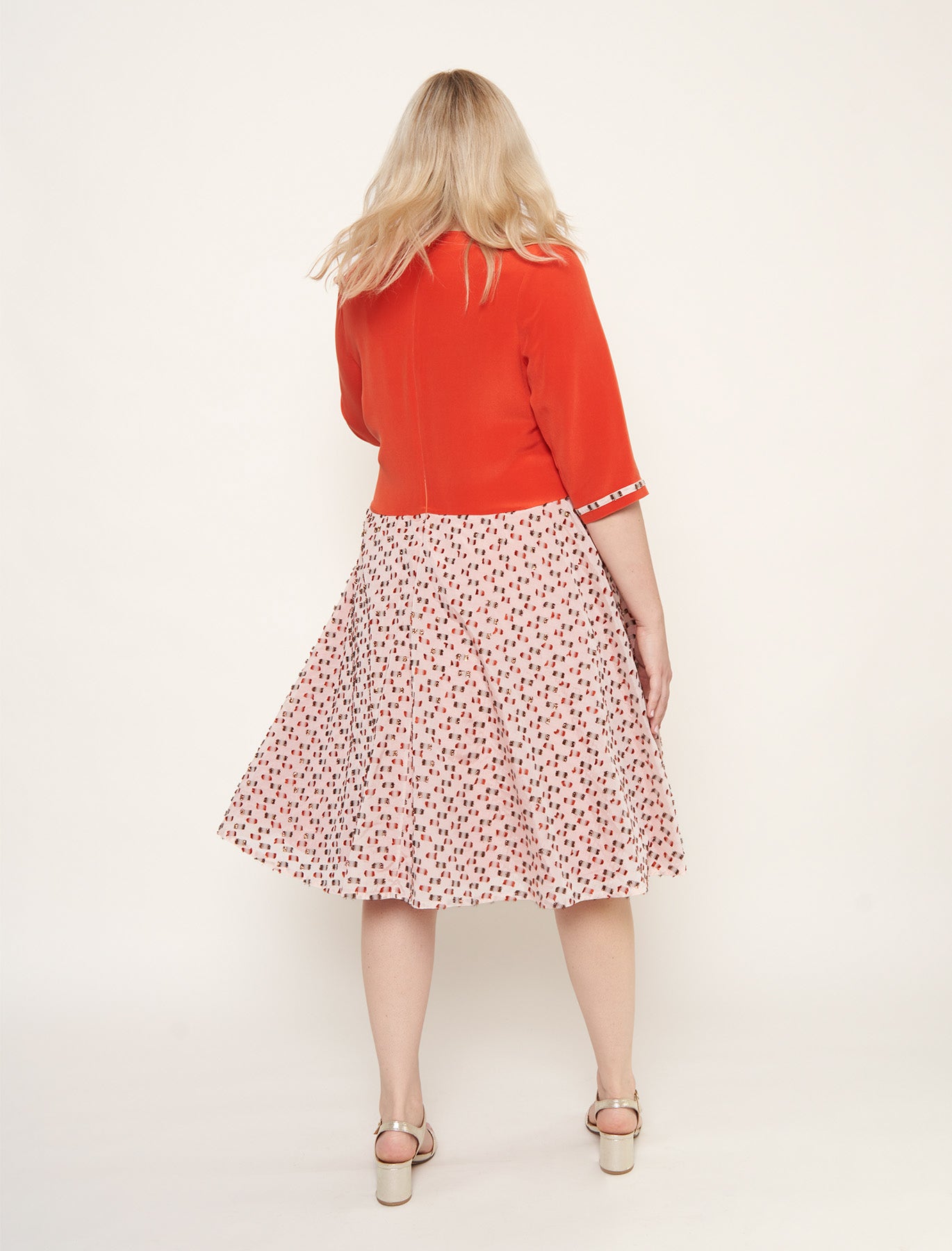 Robe de cérémonie en soie lustrée orange