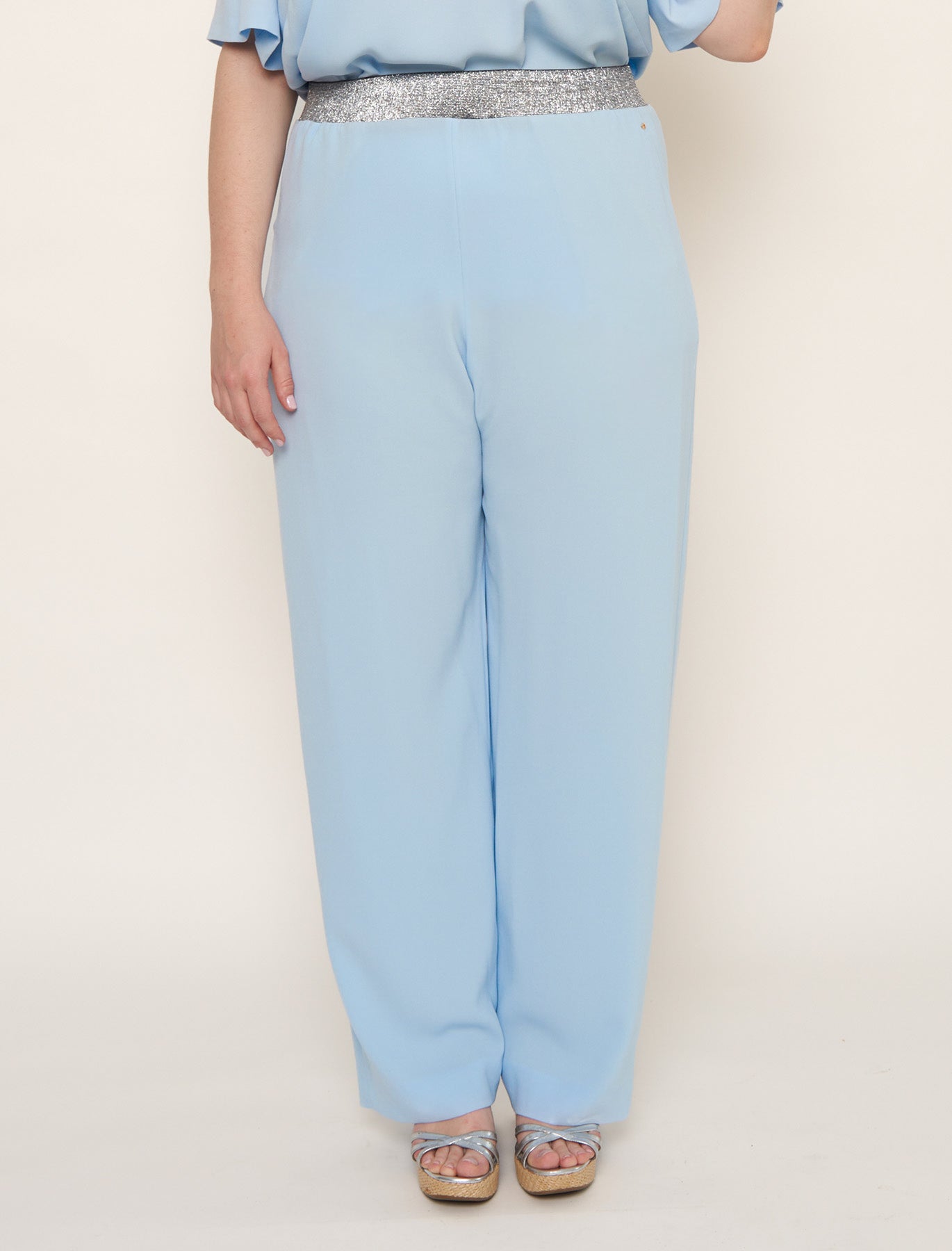 Pantalon bleu ciel évasé fluide