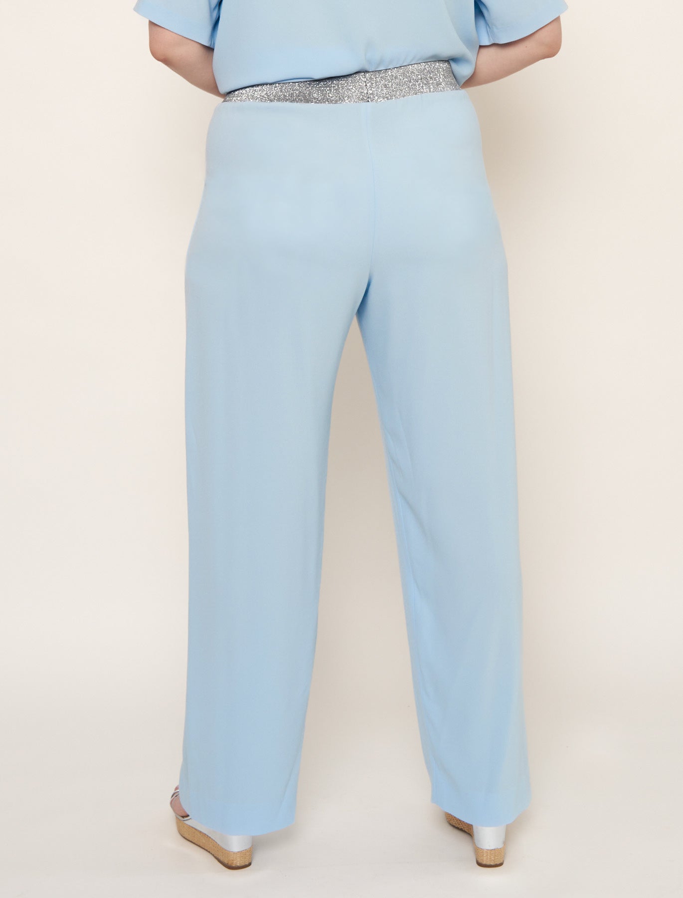 Pantalon bleu ciel évasé fluide